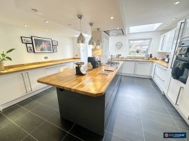 Higham Lane, Nuneaton, CV11 6AR