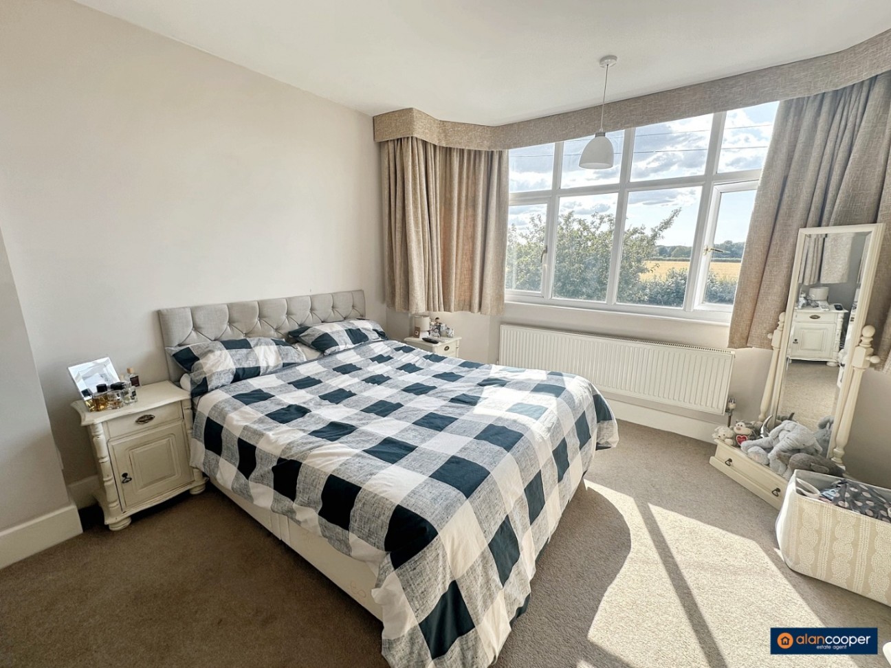 Higham Lane, Nuneaton, CV11 6AR