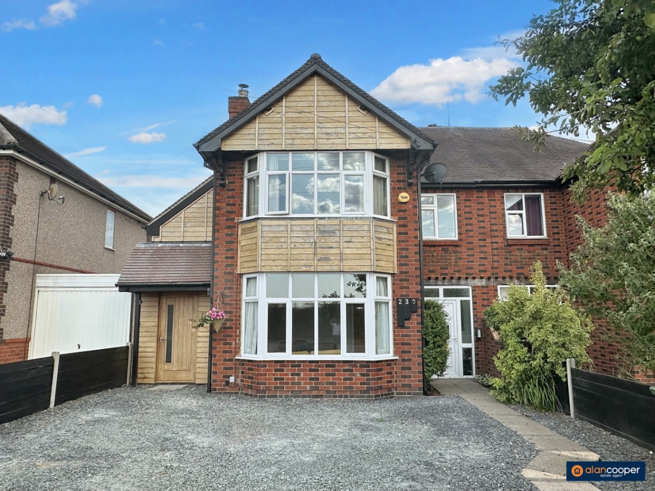 Higham Lane, Nuneaton, CV11 6AR