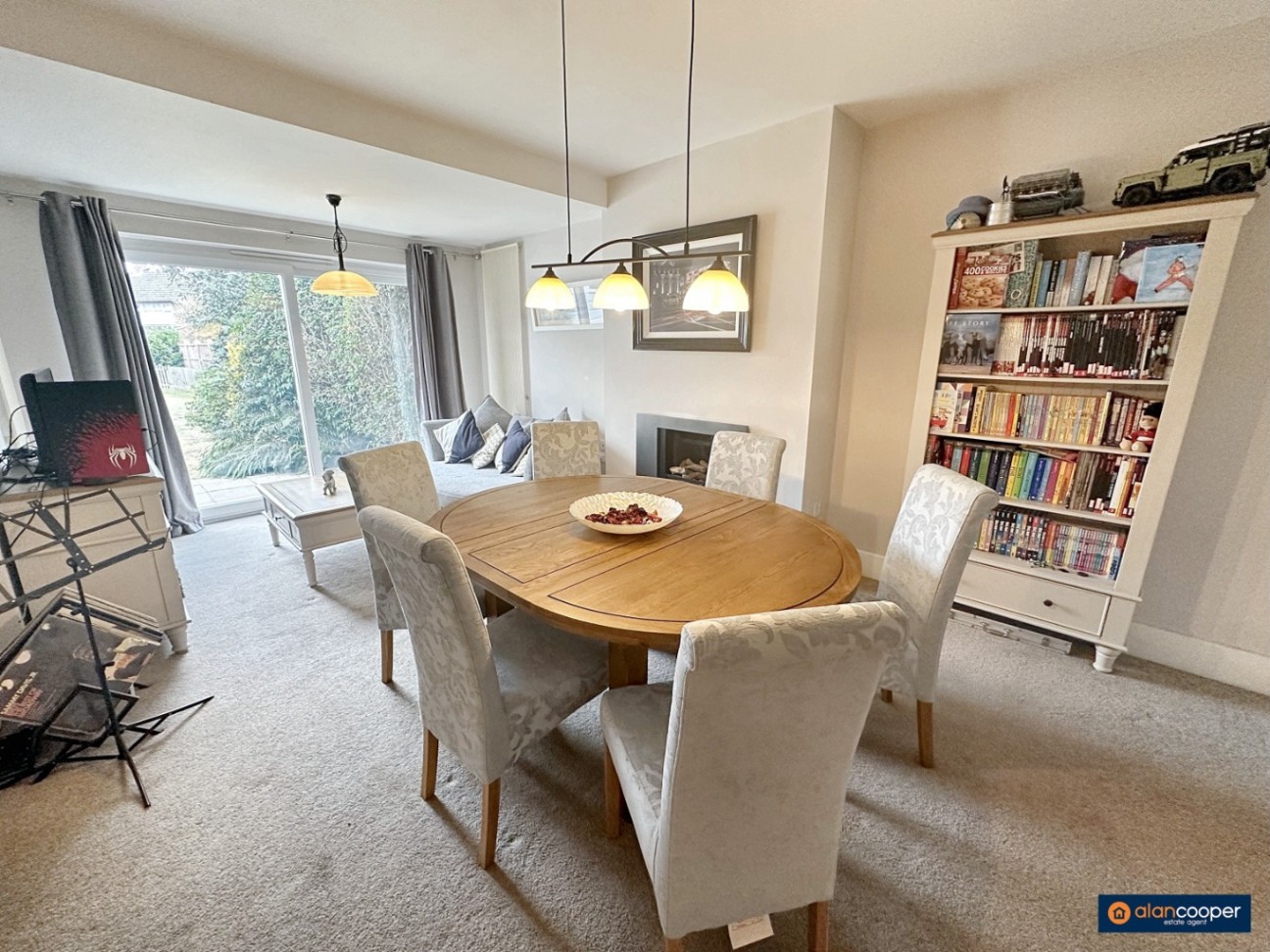Higham Lane, Nuneaton, CV11 6AR