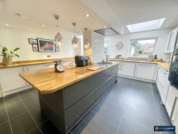 Higham Lane, Nuneaton, CV11 6AR