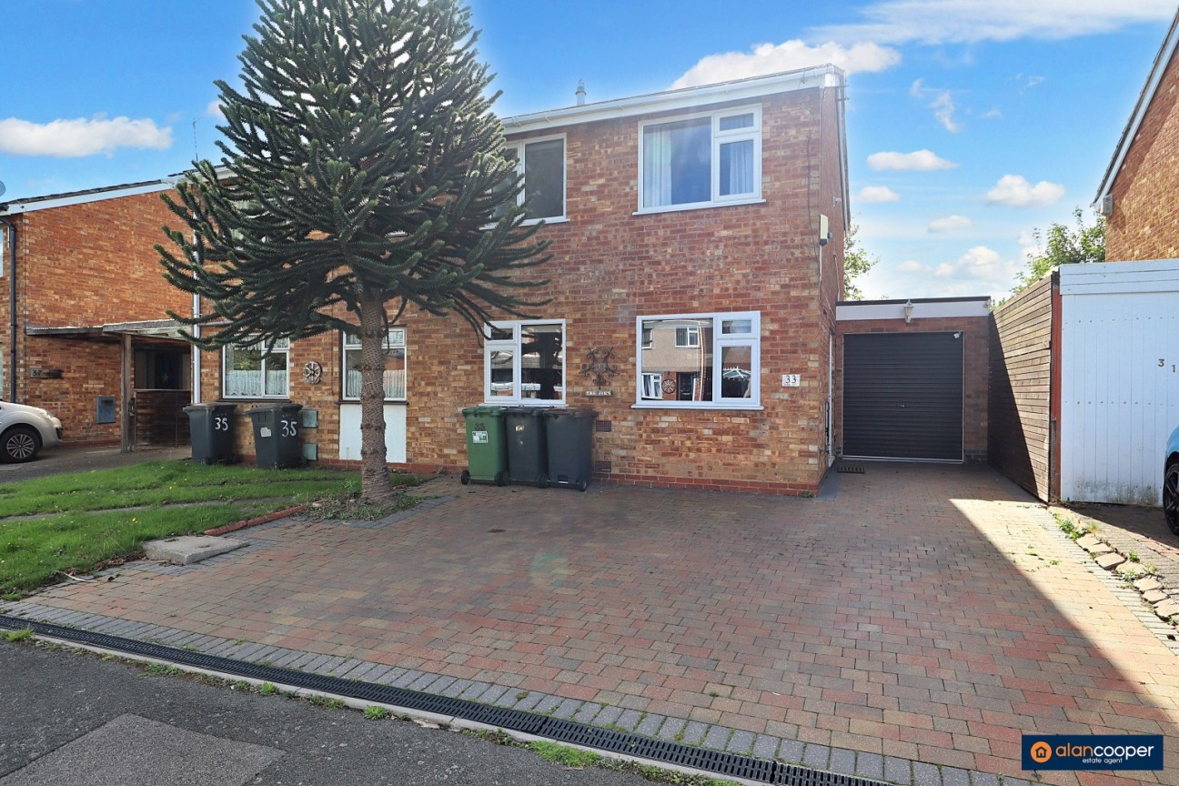 Woburn Drive, Stockingford, Nuneaton, CV10 7HZ