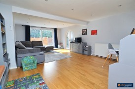 Woburn Drive, Stockingford, Nuneaton, CV10 7HZ