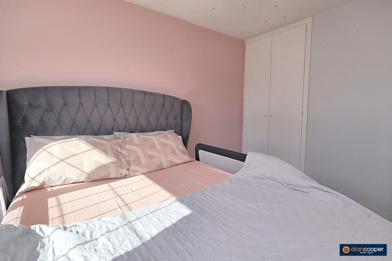 Woburn Drive, Stockingford, Nuneaton, CV10 7HZ