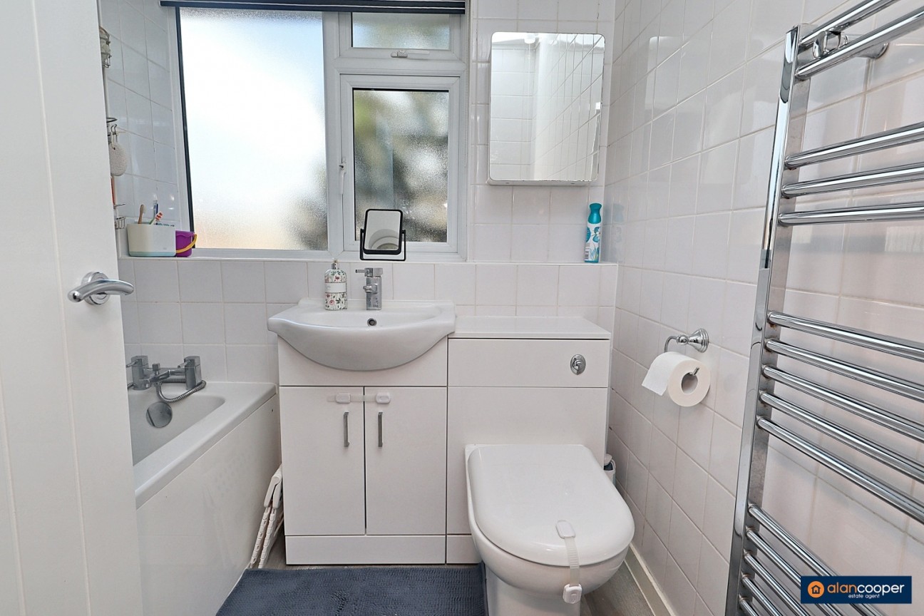 Woburn Drive, Stockingford, Nuneaton, CV10 7HZ