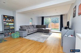 Woburn Drive, Stockingford, Nuneaton, CV10 7HZ