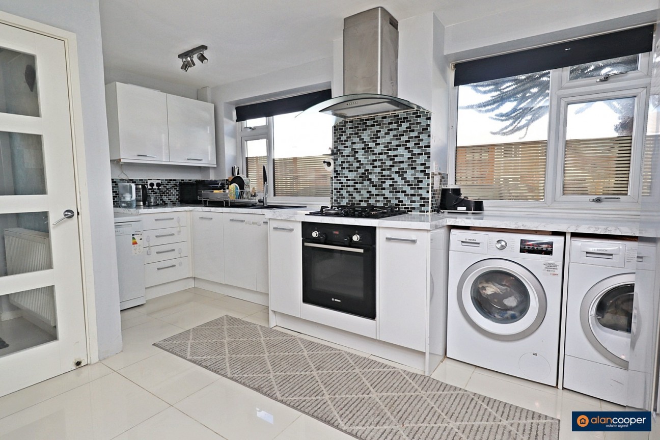 Woburn Drive, Stockingford, Nuneaton, CV10 7HZ