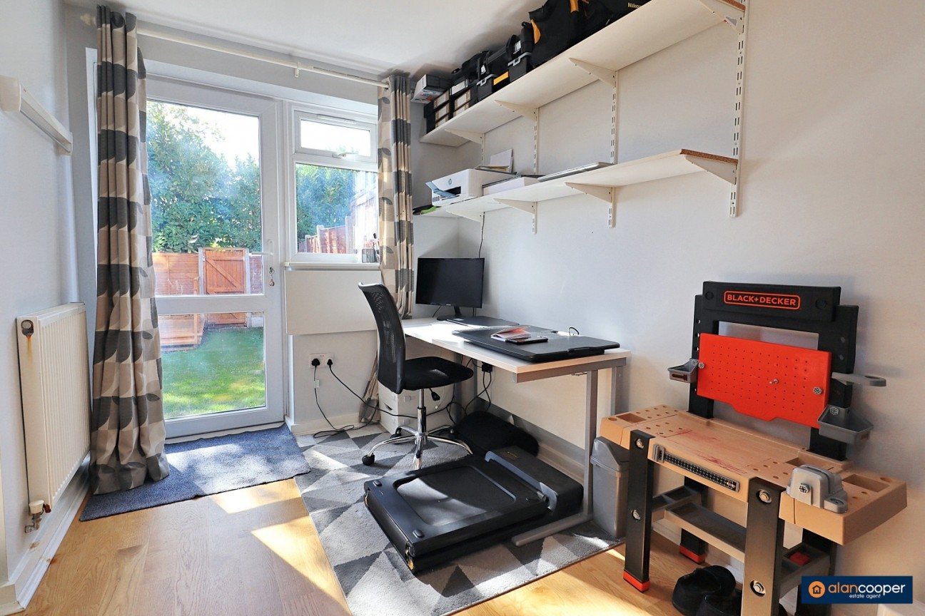 Woburn Drive, Stockingford, Nuneaton, CV10 7HZ