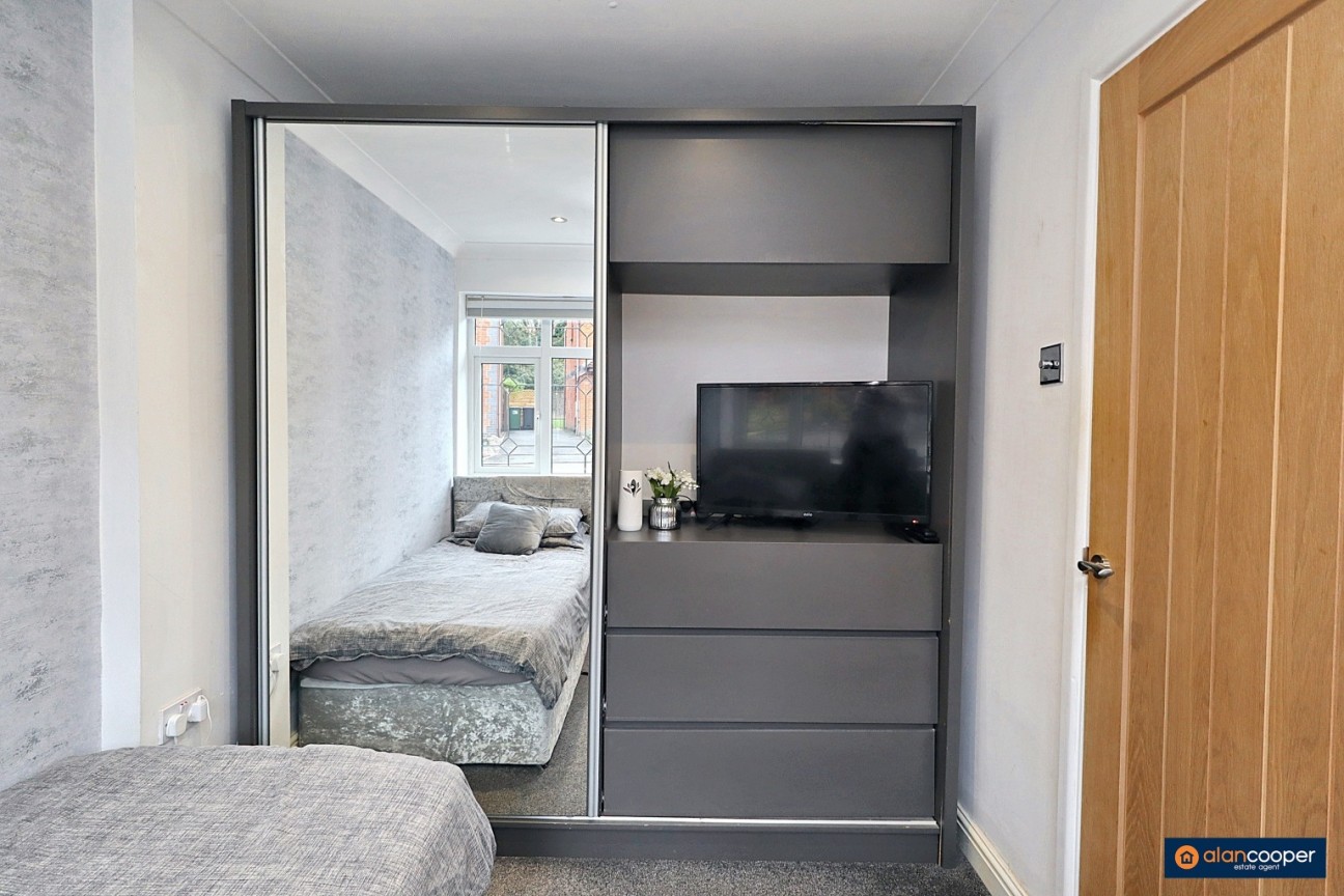 Laburnum Close, Woodlands Park, Bedworth, CV12 0PP