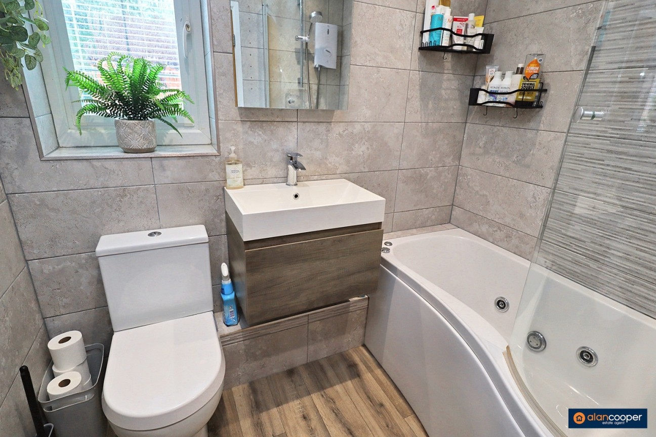 Laburnum Close, Woodlands Park, Bedworth, CV12 0PP