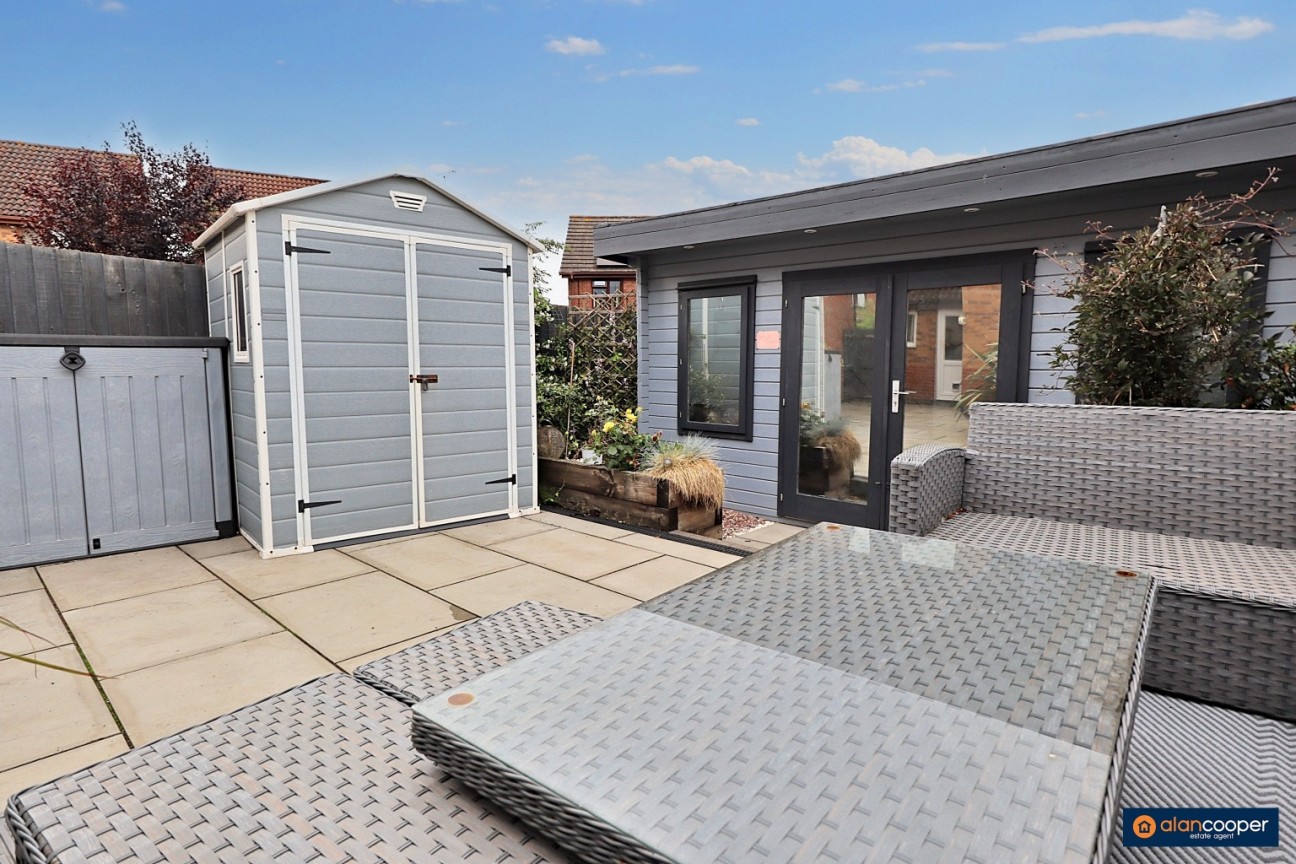 Laburnum Close, Woodlands Park, Bedworth, CV12 0PP