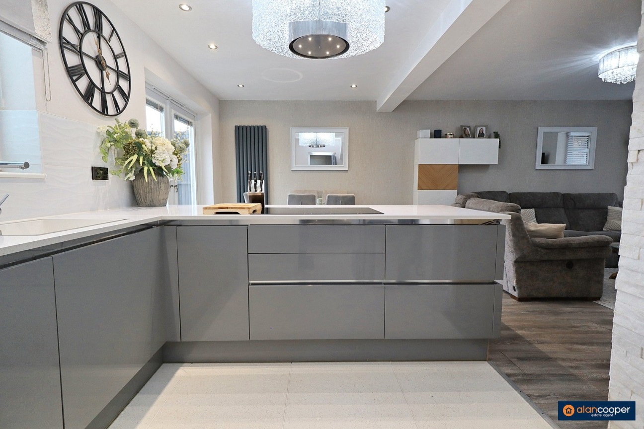 Laburnum Close, Woodlands Park, Bedworth, CV12 0PP