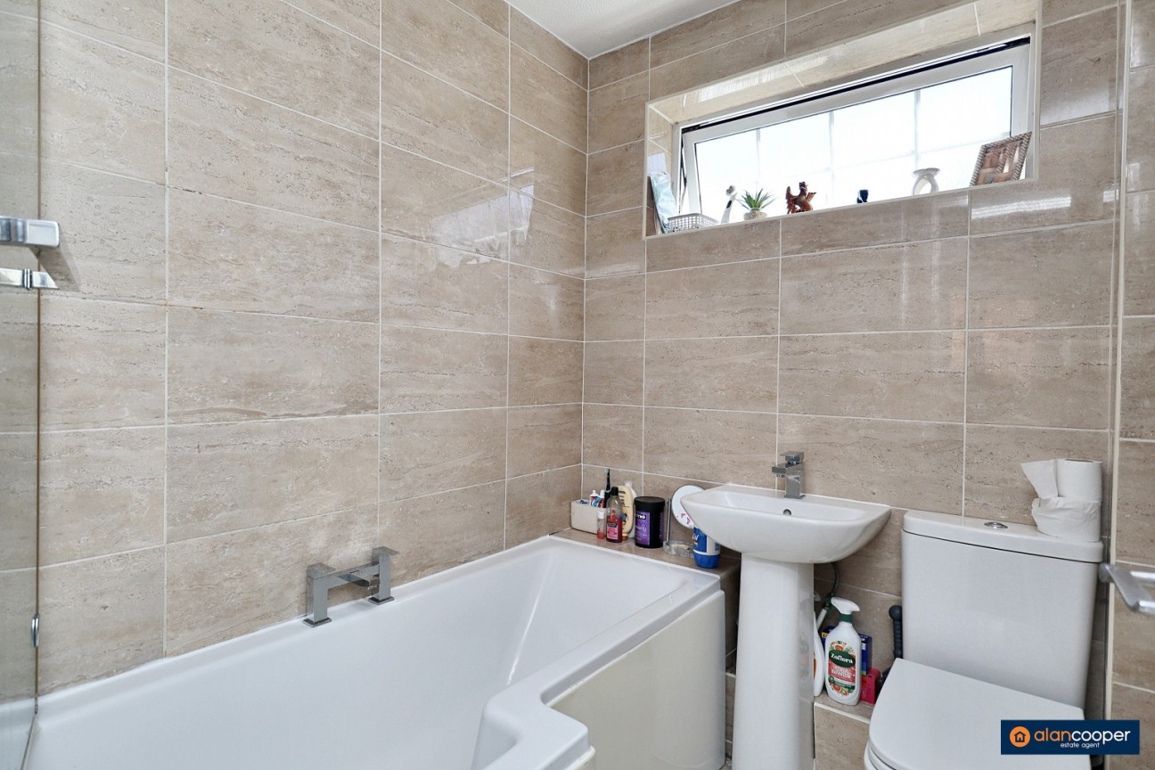 Chesterton Drive, Galley Common, Nuneaton, CV10 9QR