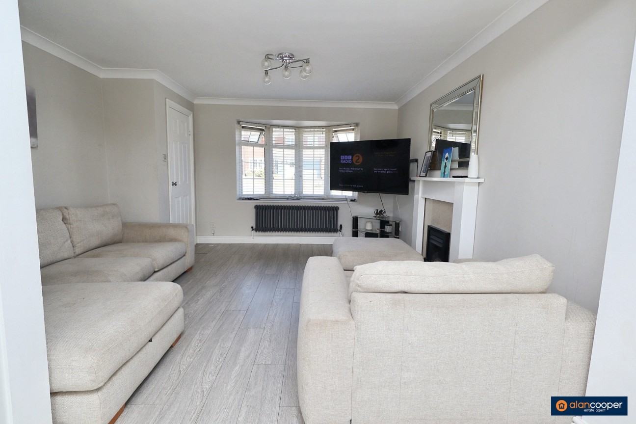 Chesterton Drive, Galley Common, Nuneaton, CV10 9QR