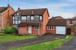 Tiverton Drive, Horeston Grange, Nuneaton, CV11 6YL