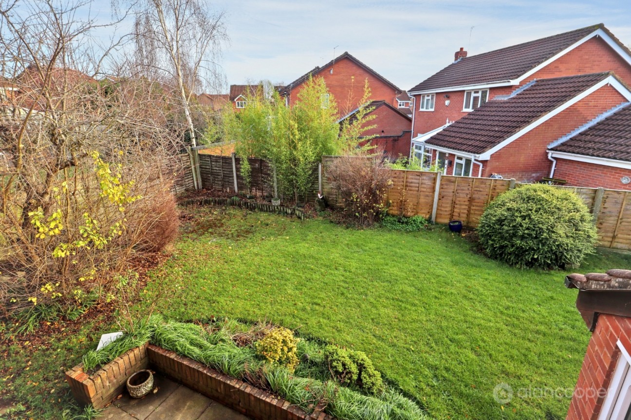 Tiverton Drive, Horeston Grange, Nuneaton, CV11 6YL