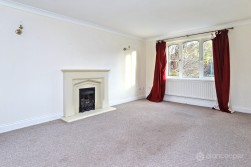 Tiverton Drive, Horeston Grange, Nuneaton, CV11 6YL