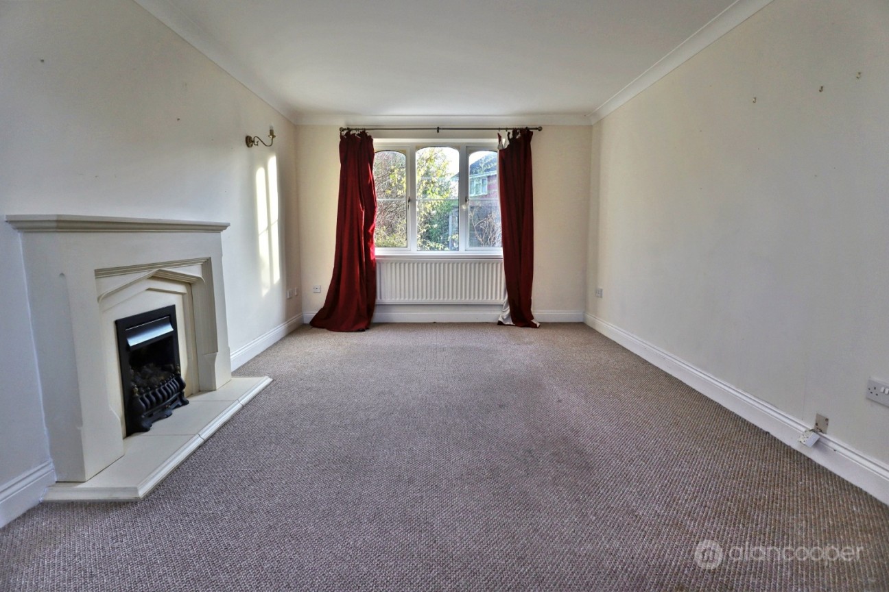 Tiverton Drive, Horeston Grange, Nuneaton, CV11 6YL