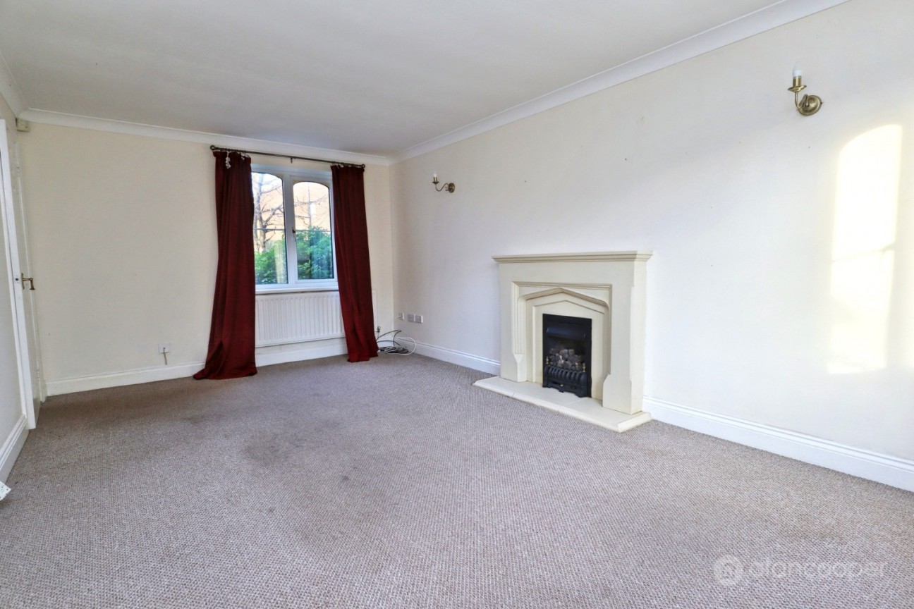 Tiverton Drive, Horeston Grange, Nuneaton, CV11 6YL