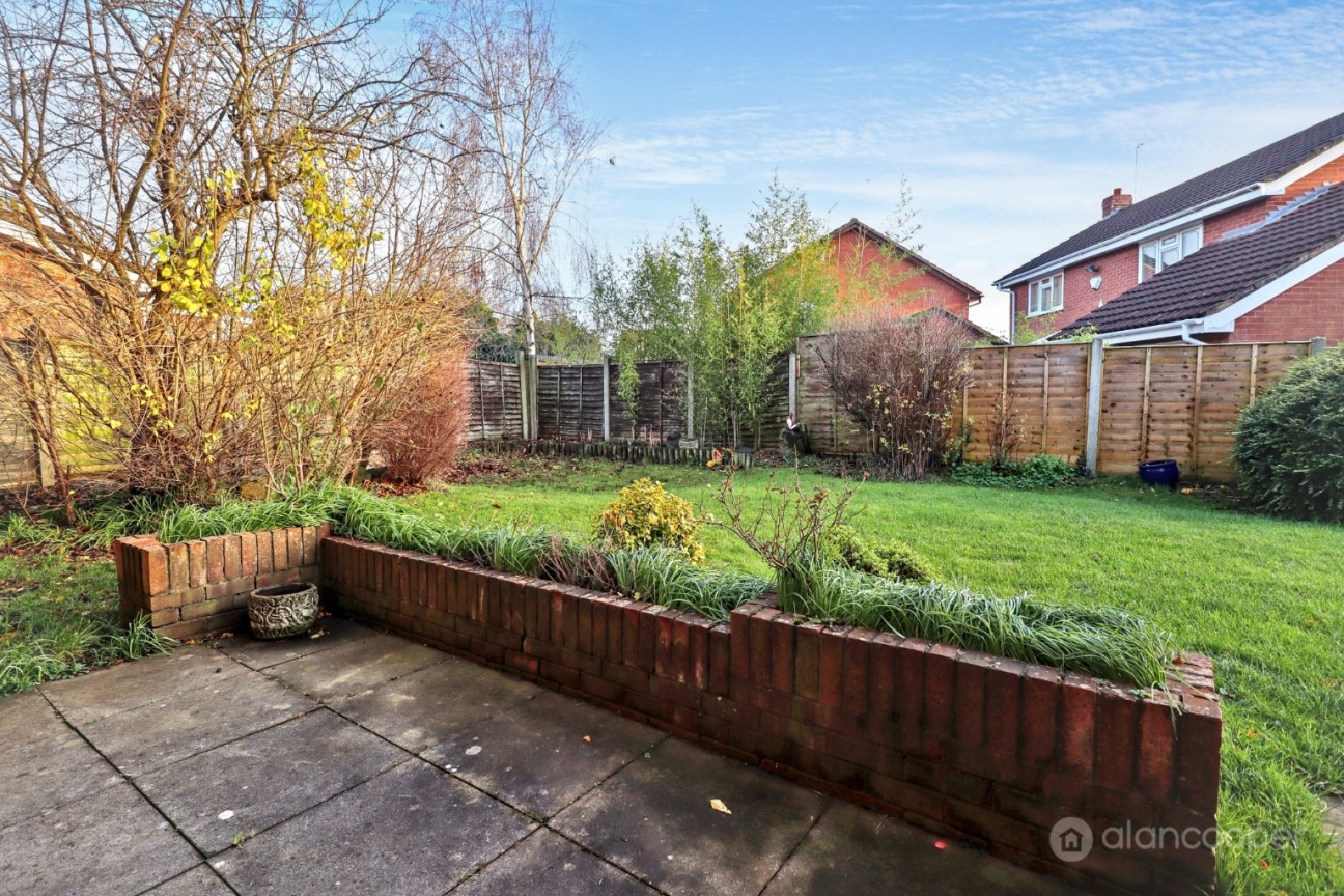 Tiverton Drive, Horeston Grange, Nuneaton, CV11 6YL