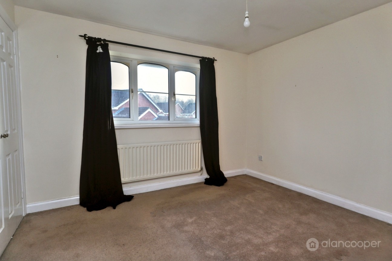 Tiverton Drive, Horeston Grange, Nuneaton, CV11 6YL