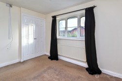 Tiverton Drive, Horeston Grange, Nuneaton, CV11 6YL