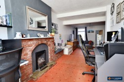 Bucks Hill, Stockingford, Nuneaton, CV10 9LF