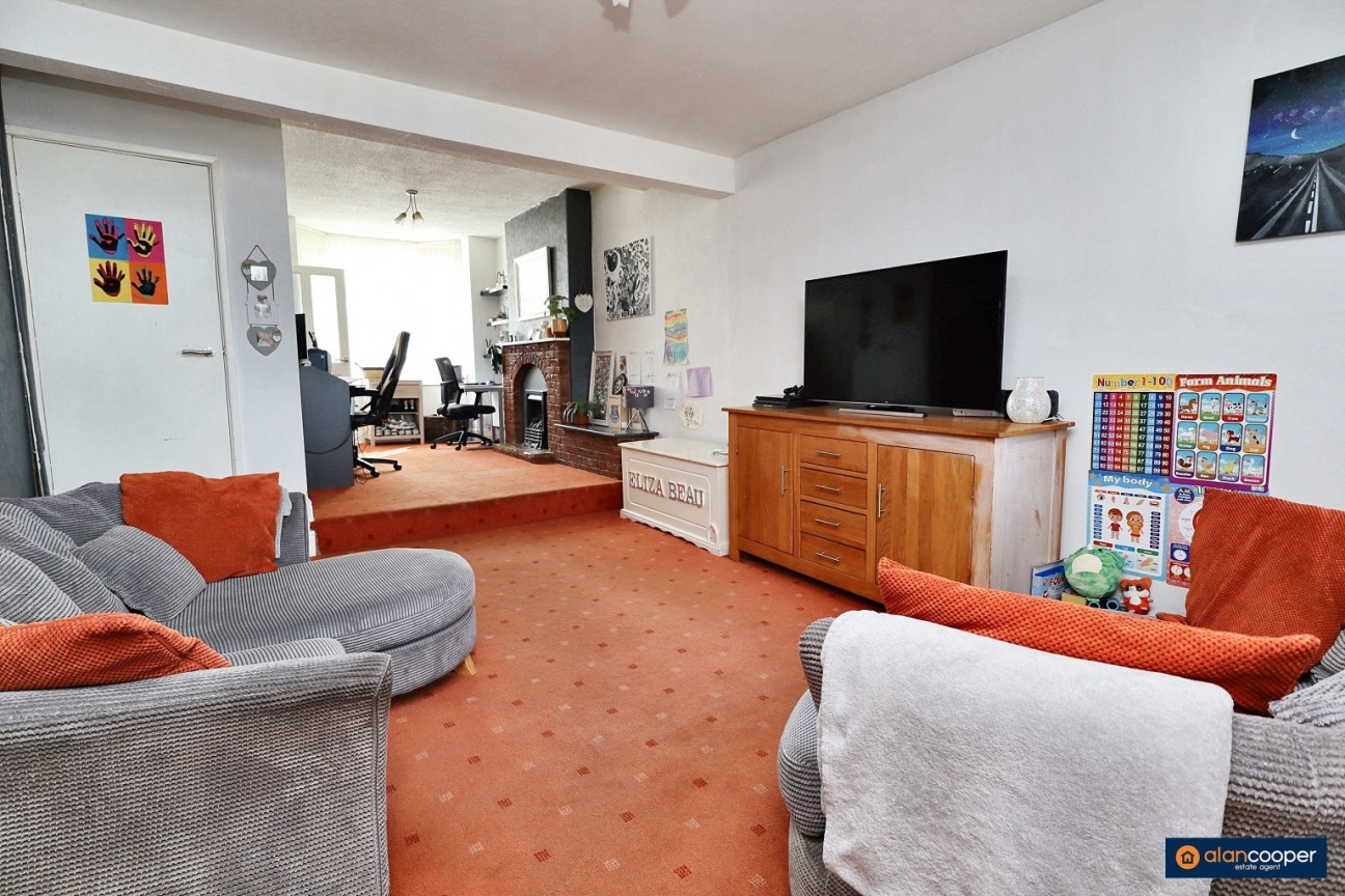 Bucks Hill, Stockingford, Nuneaton, CV10 9LF