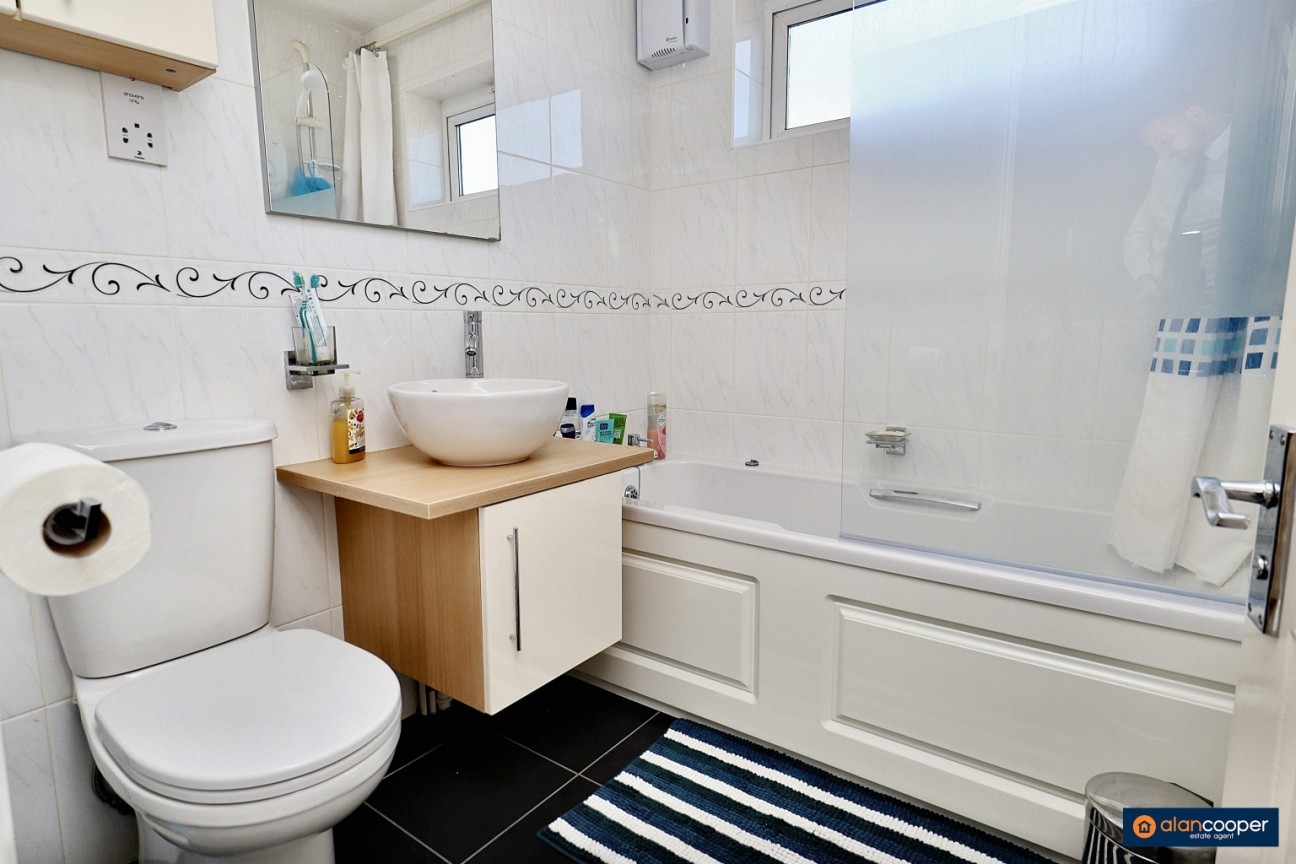 Blackthorn Grove, Whitestone, Nuneaton, CV11 6UX