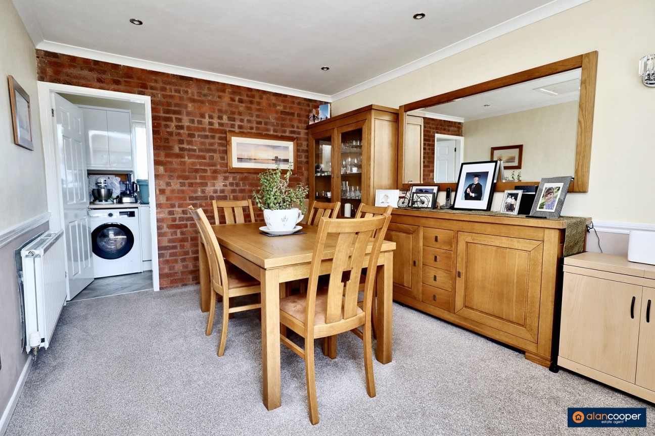 Blackthorn Grove, Whitestone, Nuneaton, CV11 6UX