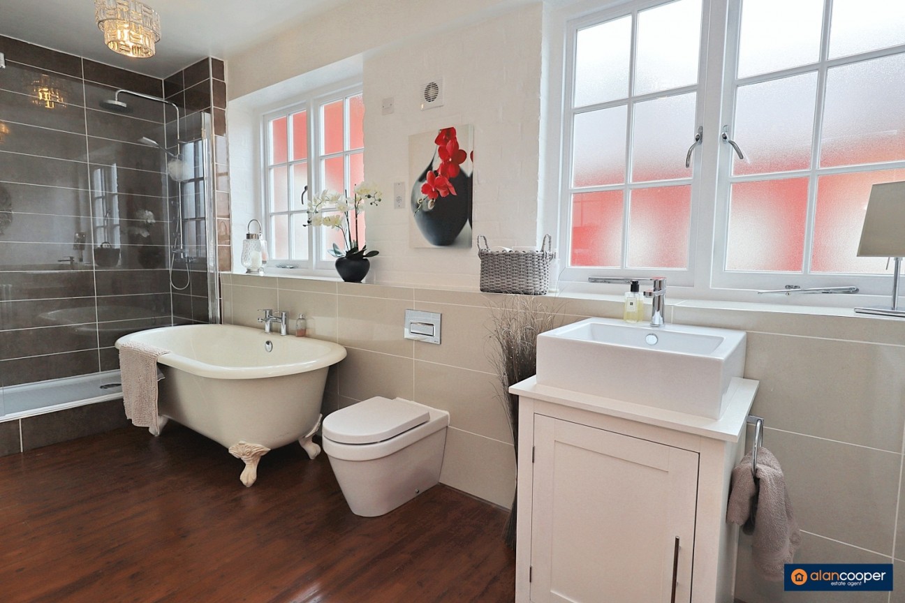 The Courtyard, Higham Lane, Stoke Golding, CV13 6EX