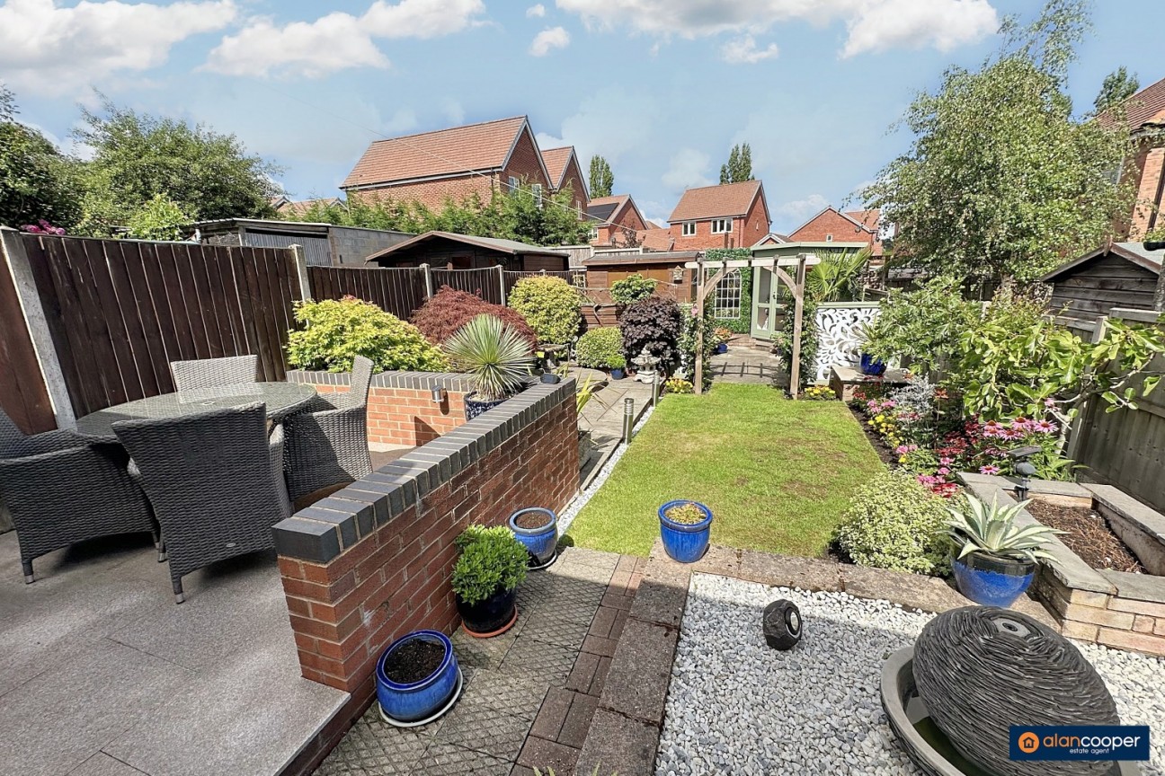 Plough Hill Road, Nuneaton, CV10 9NY