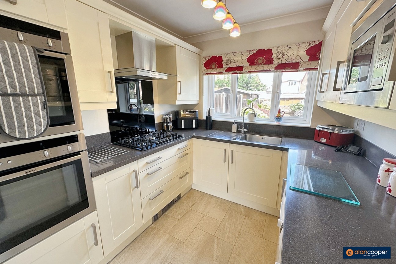 Plough Hill Road, Nuneaton, CV10 9NY