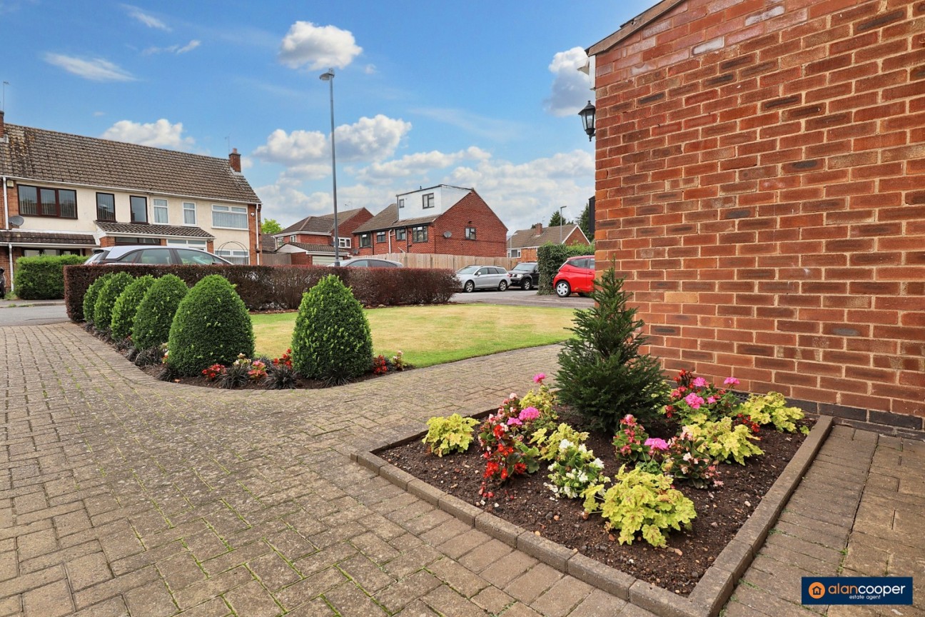 Treviscoe Close, Exhall, Coventry, CV7 9FE