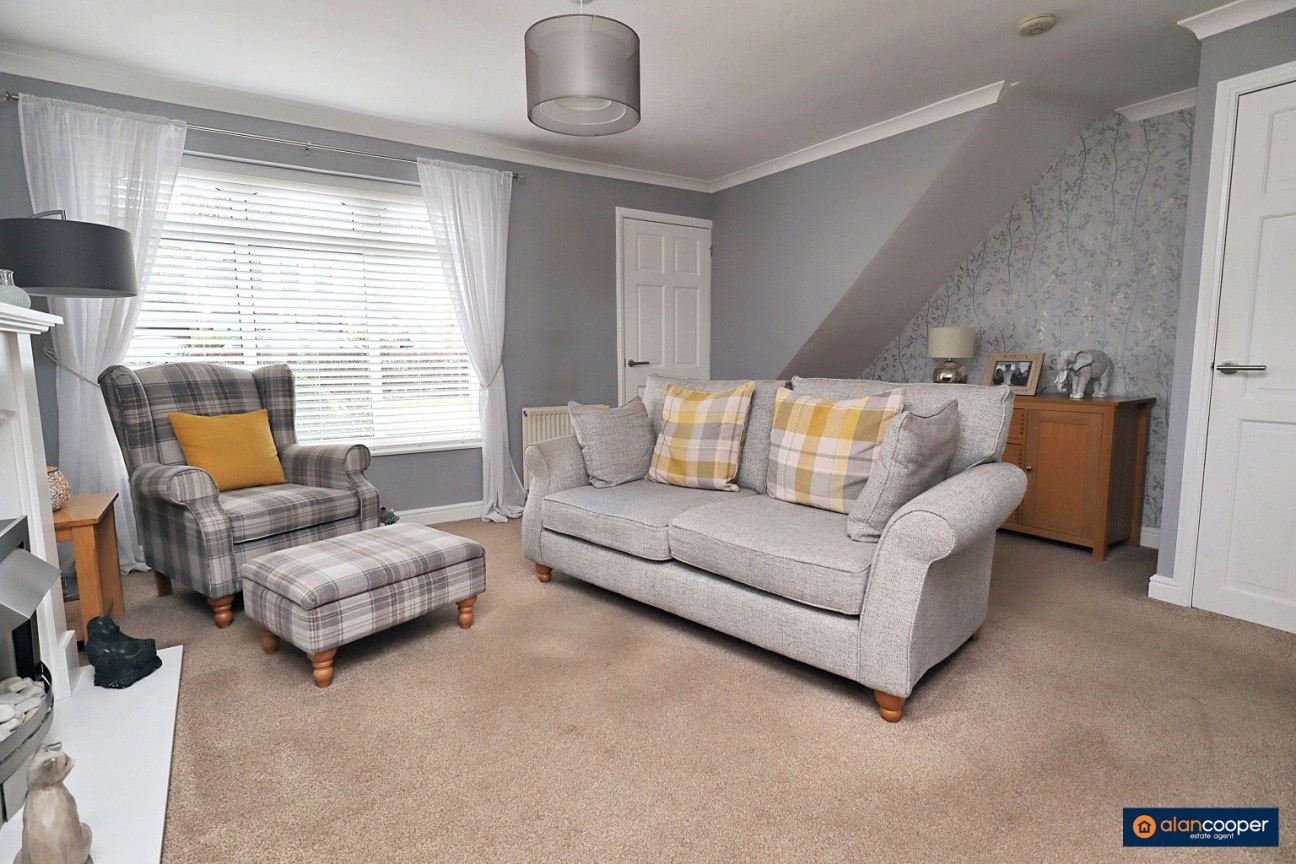 Treviscoe Close, Exhall, Coventry, CV7 9FE