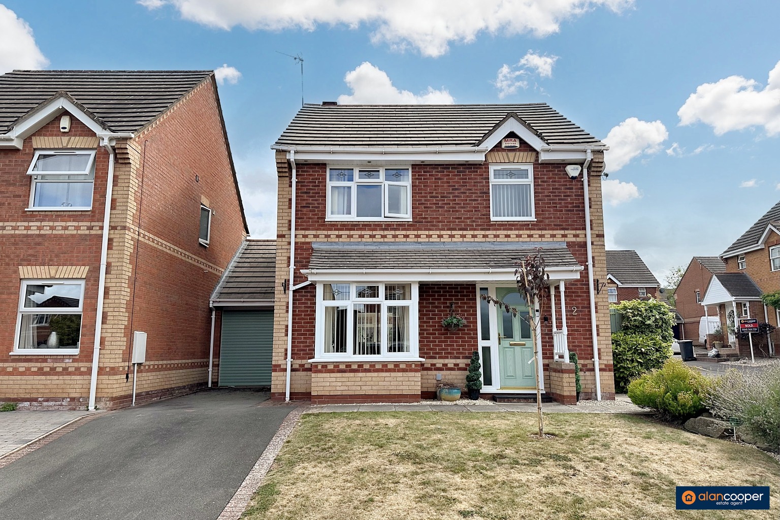 Trentham Close, Maple Park, Nuneaton, CV11 4XB
