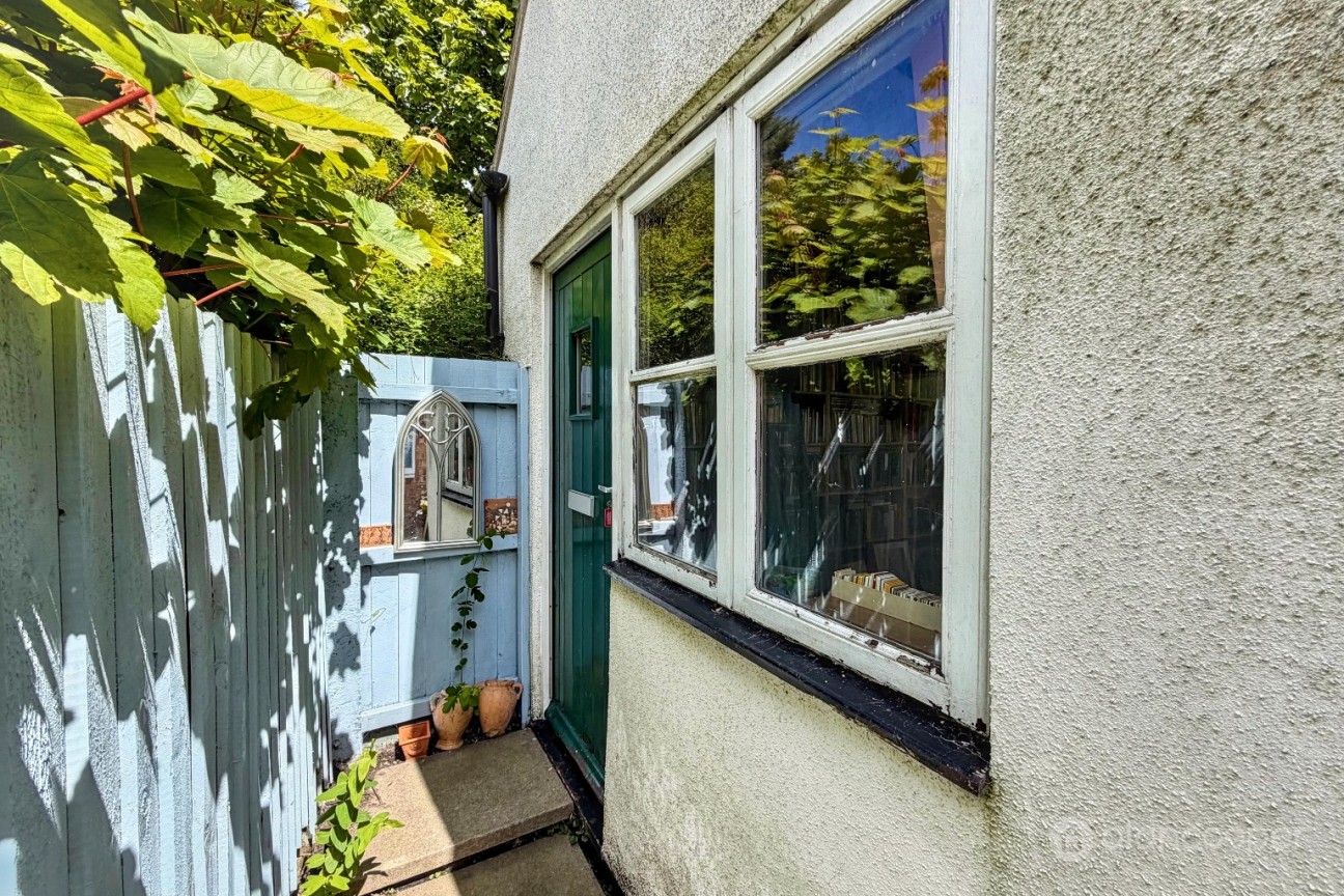 Chequer Street, Bulkington, CV12 9NH
