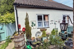 Chequer Street, Bulkington, CV12 9NH