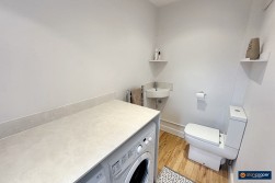 Bronze Close, Maple Park, Nuneaton, CV11 4YD