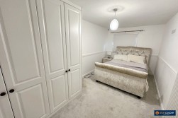 Bronze Close, Maple Park, Nuneaton, CV11 4YD