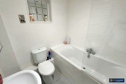 Bronze Close, Maple Park, Nuneaton, CV11 4YD