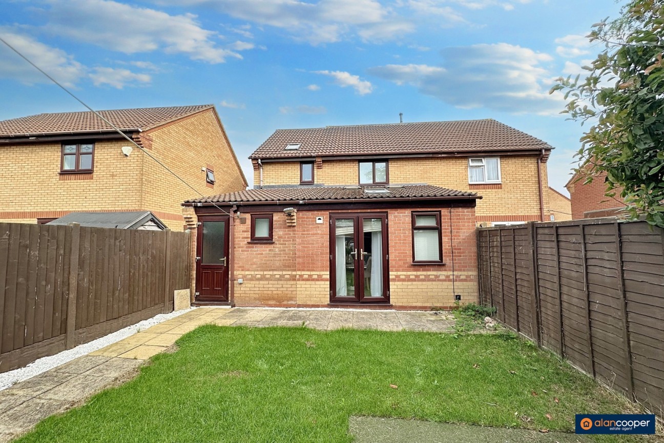 Bronze Close, Maple Park, Nuneaton, CV11 4YD