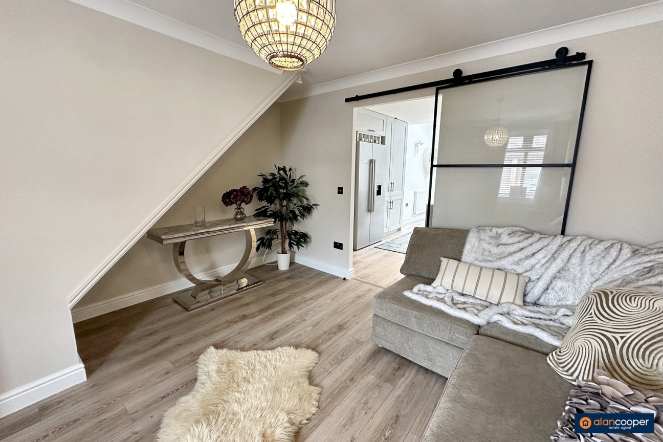 Bronze Close, Maple Park, Nuneaton, CV11 4YD