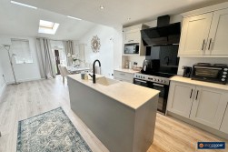 Bronze Close, Maple Park, Nuneaton, CV11 4YD