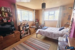 Queen Elizabeth Road, Nuneaton, CV10 9AT