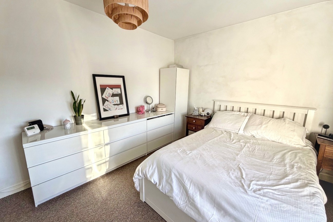 Bucks Hill, Nuneaton, CV10 9LH