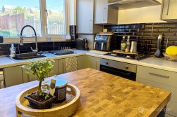 Bucks Hill, Nuneaton, CV10 9LH