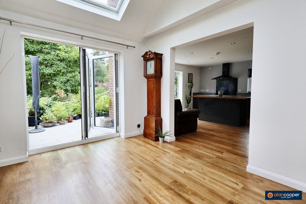 Eastfield Road, Weddington, Nuneaton, CV10 0BB