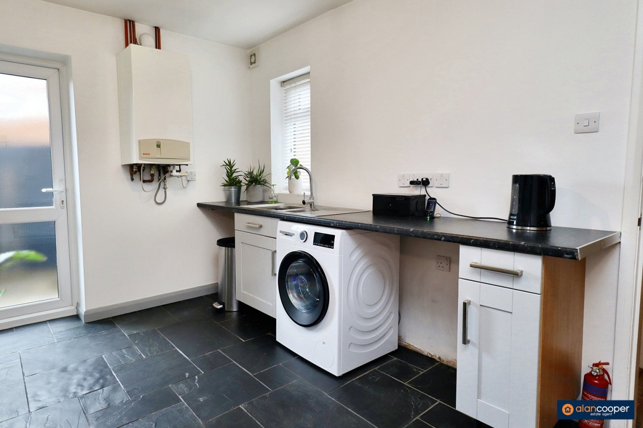 Eastfield Road, Weddington, Nuneaton, CV10 0BB