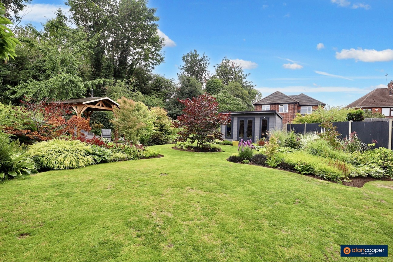 Eastfield Road, Weddington, Nuneaton, CV10 0BB